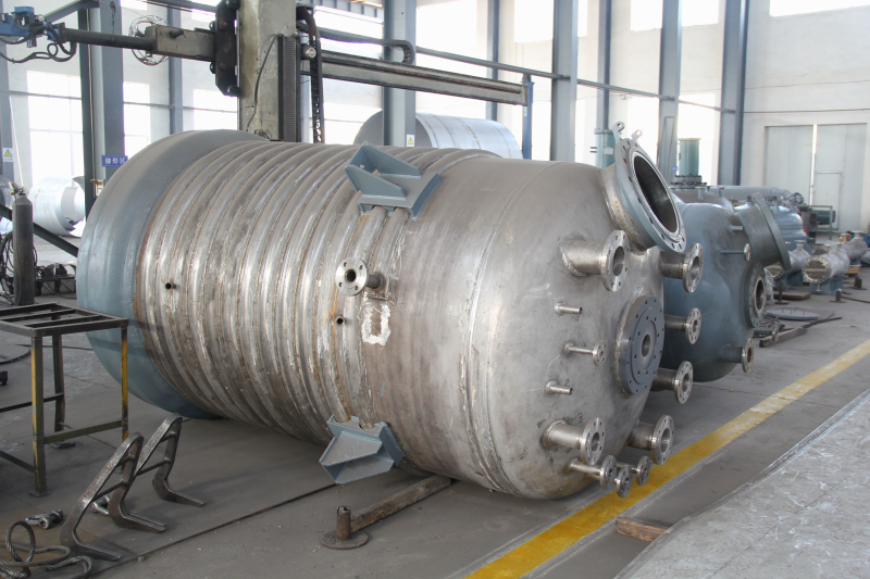 反應釜.jpg 反應釜.jpg